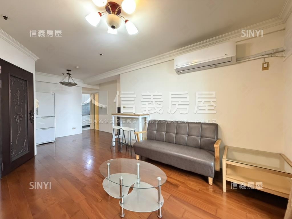 有一間冠桃園讚讚兩房房屋室內格局與周邊環境