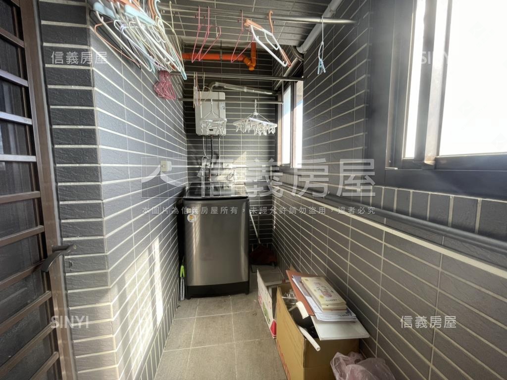 樂高２房有平面車位房屋室內格局與周邊環境