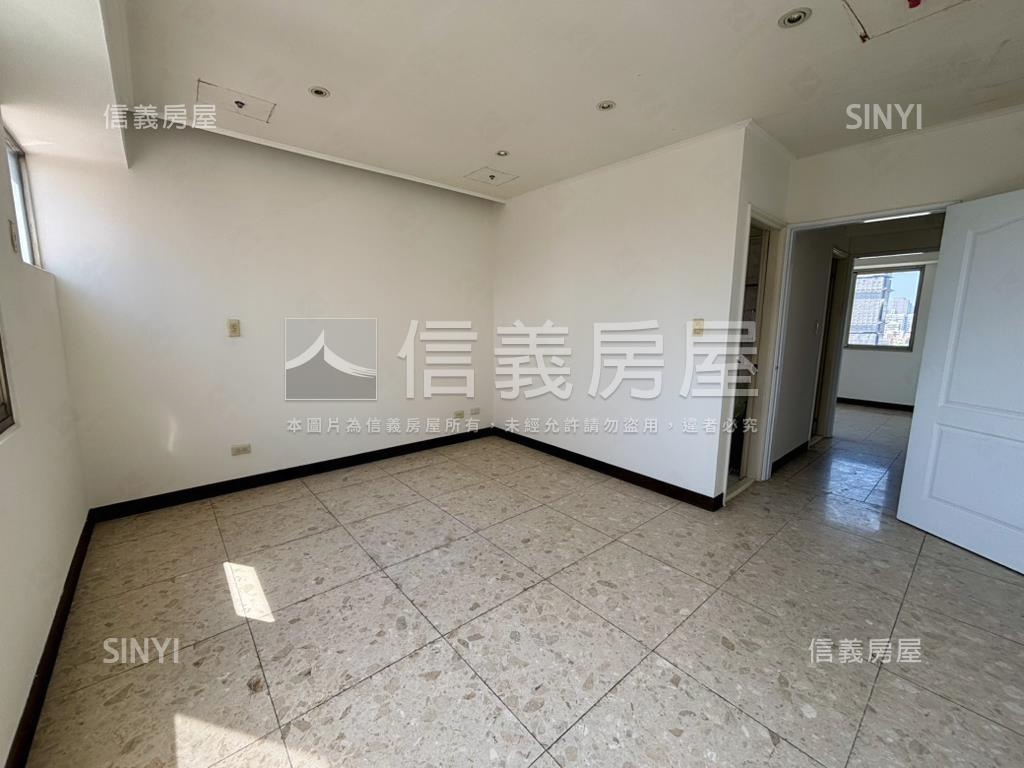 熊貓貴族四房雙衛浴房屋室內格局與周邊環境