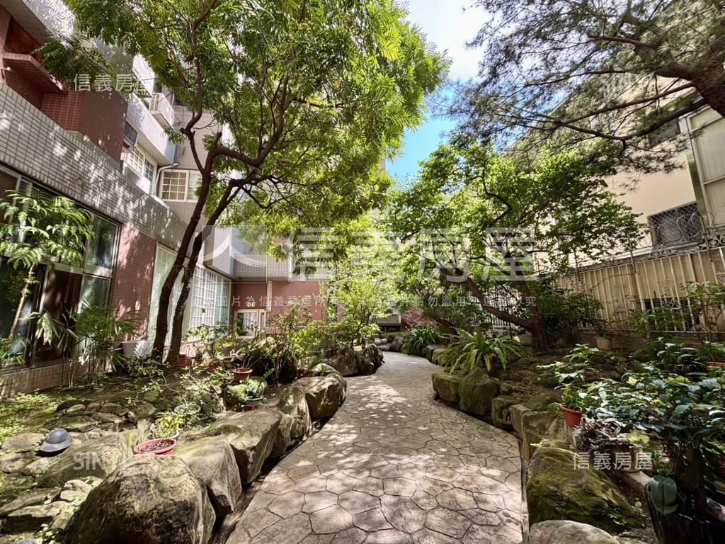 熊貓貴族四房雙衛浴房屋室內格局與周邊環境