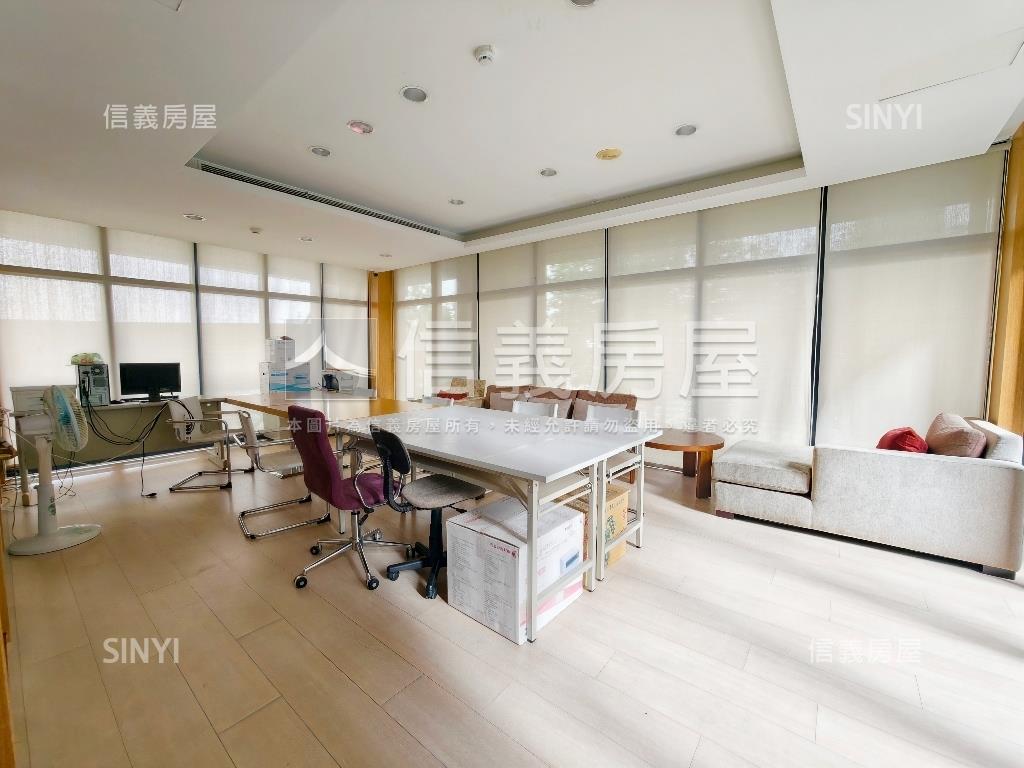 雲端面河岸視野戶房屋室內格局與周邊環境