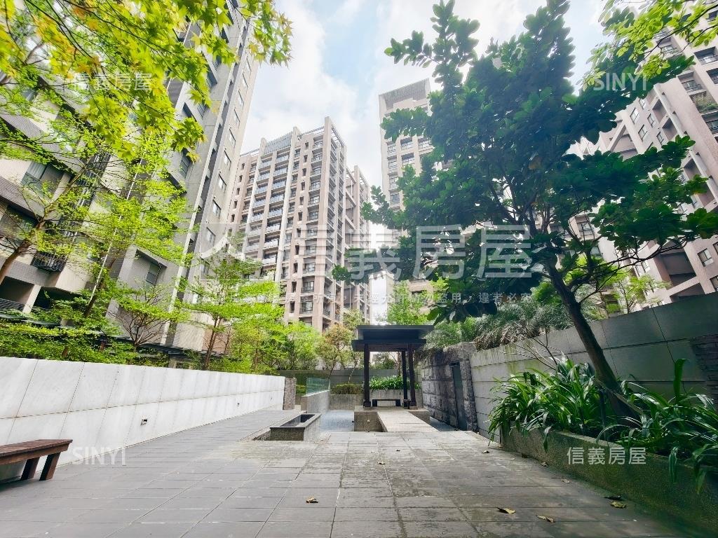 雲端面河岸視野戶房屋室內格局與周邊環境