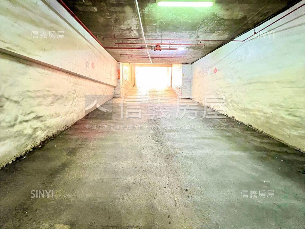 大雅三房附Ｂ１平面車位房屋室內格局與周邊環境