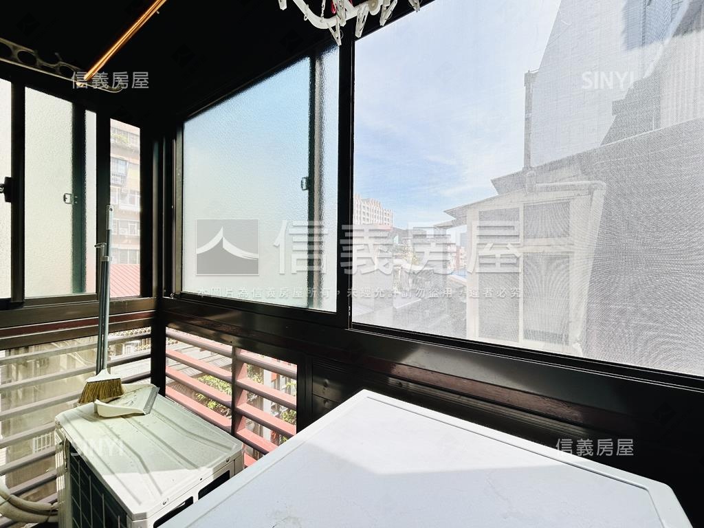 冠堤晶華精妝美居房屋室內格局與周邊環境