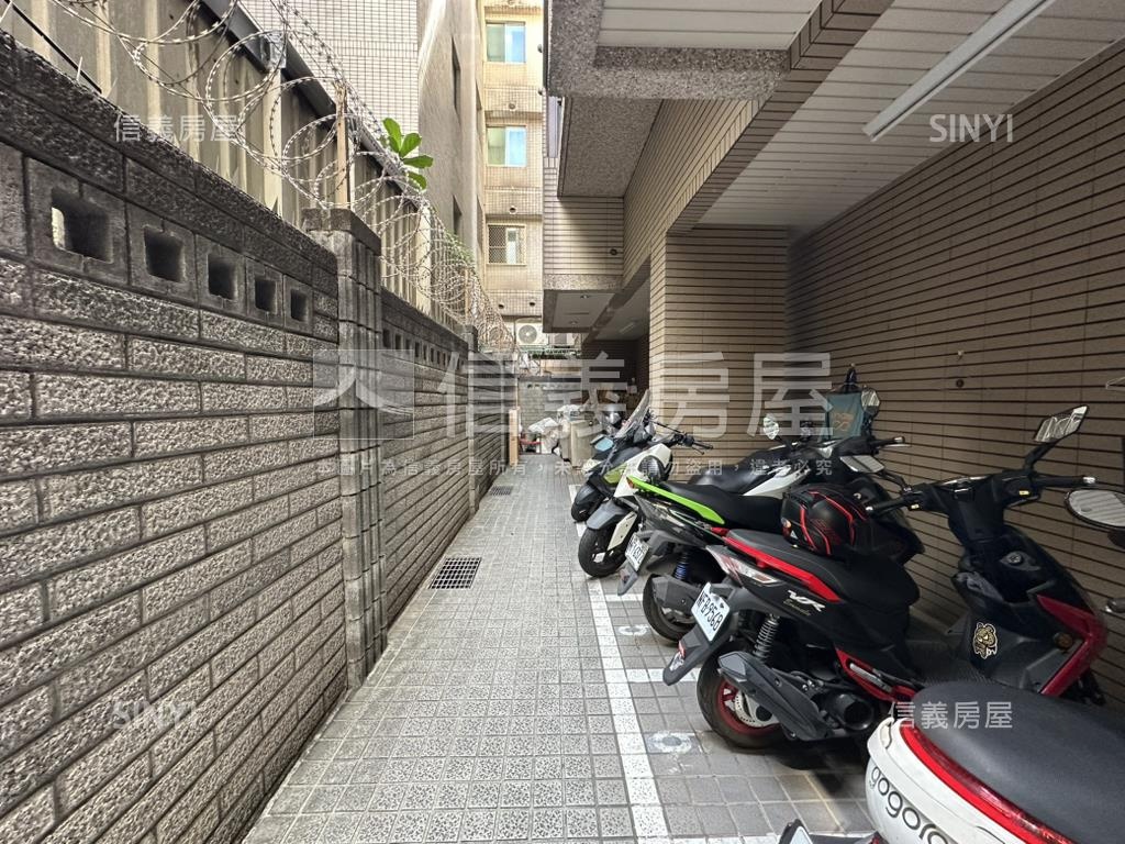冠堤晶華精妝美居房屋室內格局與周邊環境