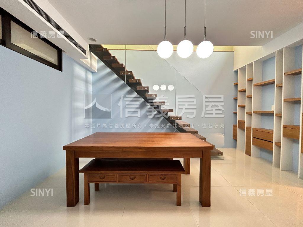 南屯全新整理黃金透店房屋室內格局與周邊環境