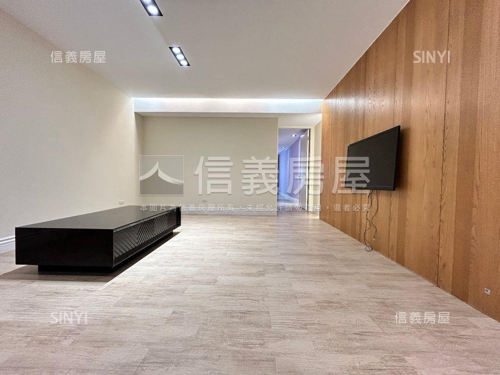 南屯全新整理黃金透店房屋室內格局與周邊環境