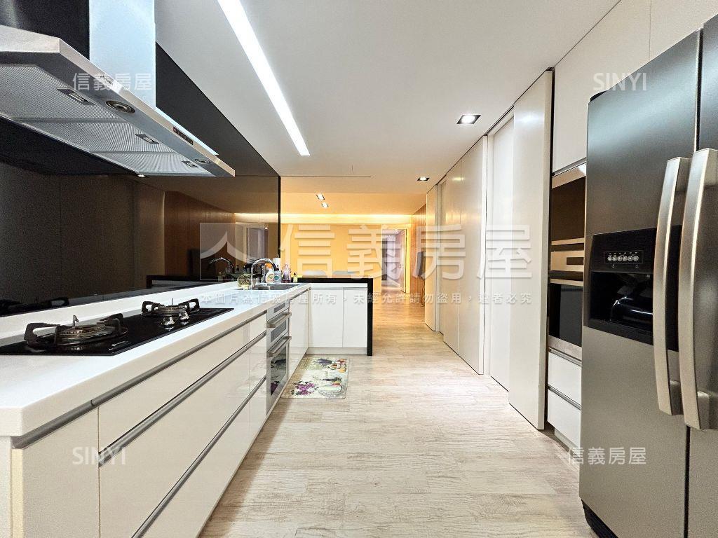 南屯全新整理黃金透店房屋室內格局與周邊環境