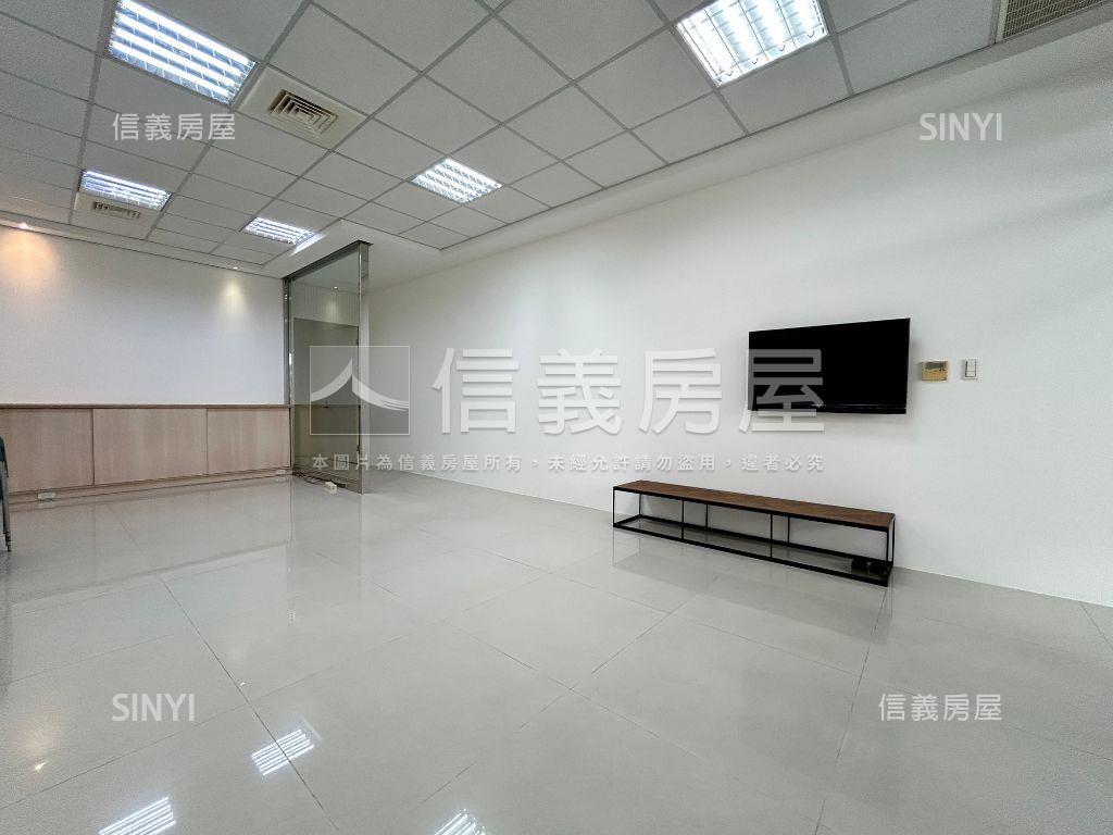 南屯全新整理黃金透店房屋室內格局與周邊環境