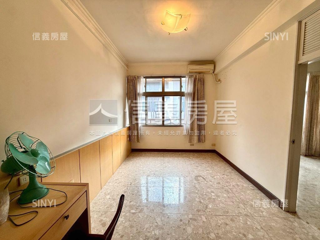 北屯。大面寬別墅房屋室內格局與周邊環境