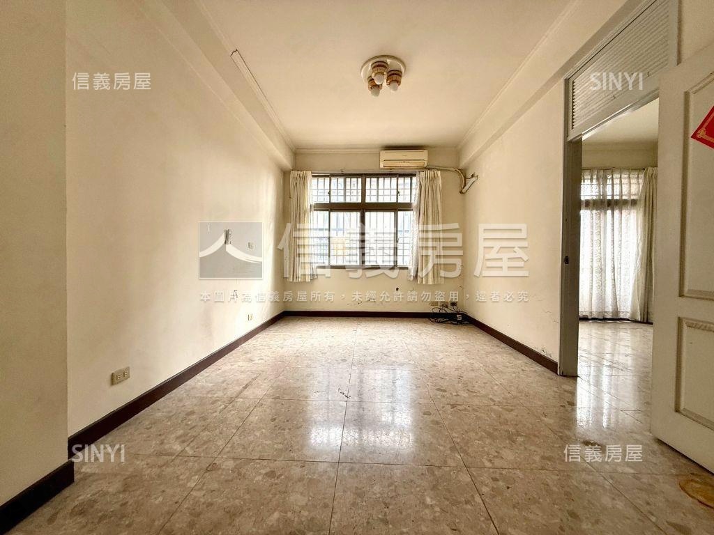 北屯。大面寬別墅房屋室內格局與周邊環境