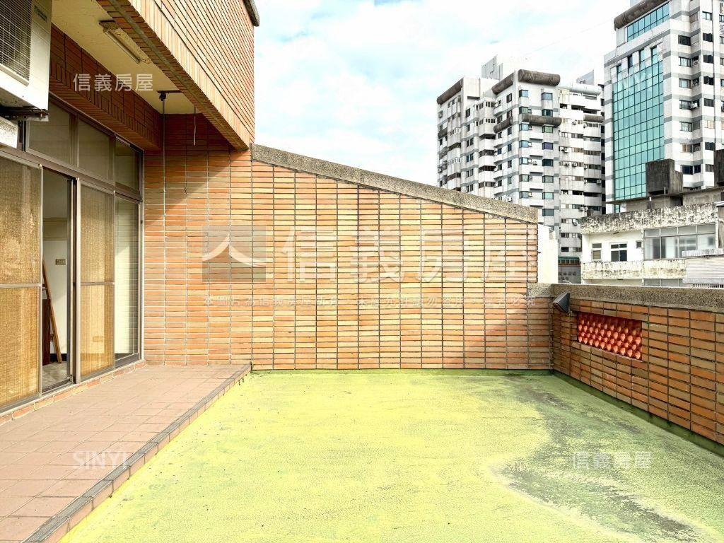 北屯。大面寬別墅房屋室內格局與周邊環境