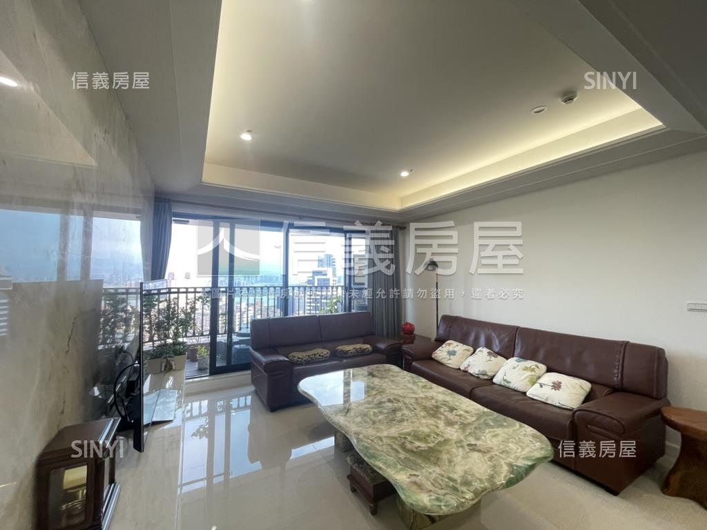 山河景東煒欽品四房車位房屋室內格局與周邊環境