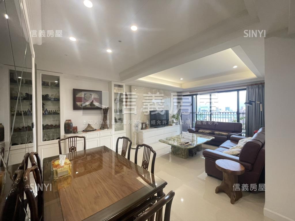 山河景東煒欽品四房車位房屋室內格局與周邊環境