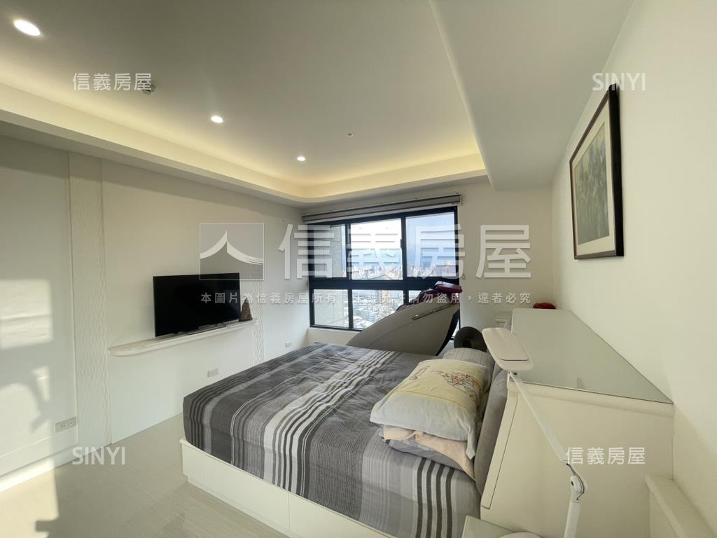 山河景東煒欽品四房車位房屋室內格局與周邊環境