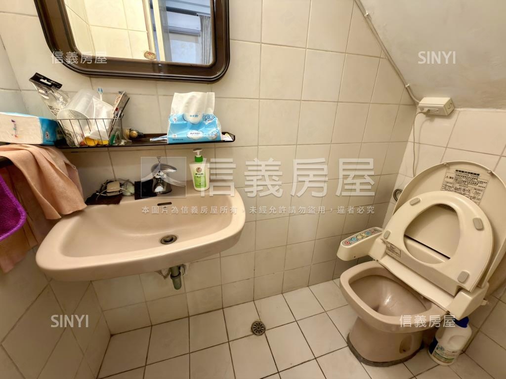 小城僑義巷寬舒適庭院透天房屋室內格局與周邊環境