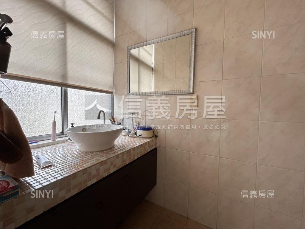 民族二路三角窗透店房屋室內格局與周邊環境