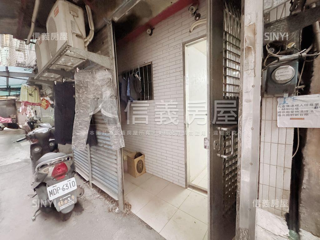 板新捷運一樓收租聚寶盆房屋室內格局與周邊環境