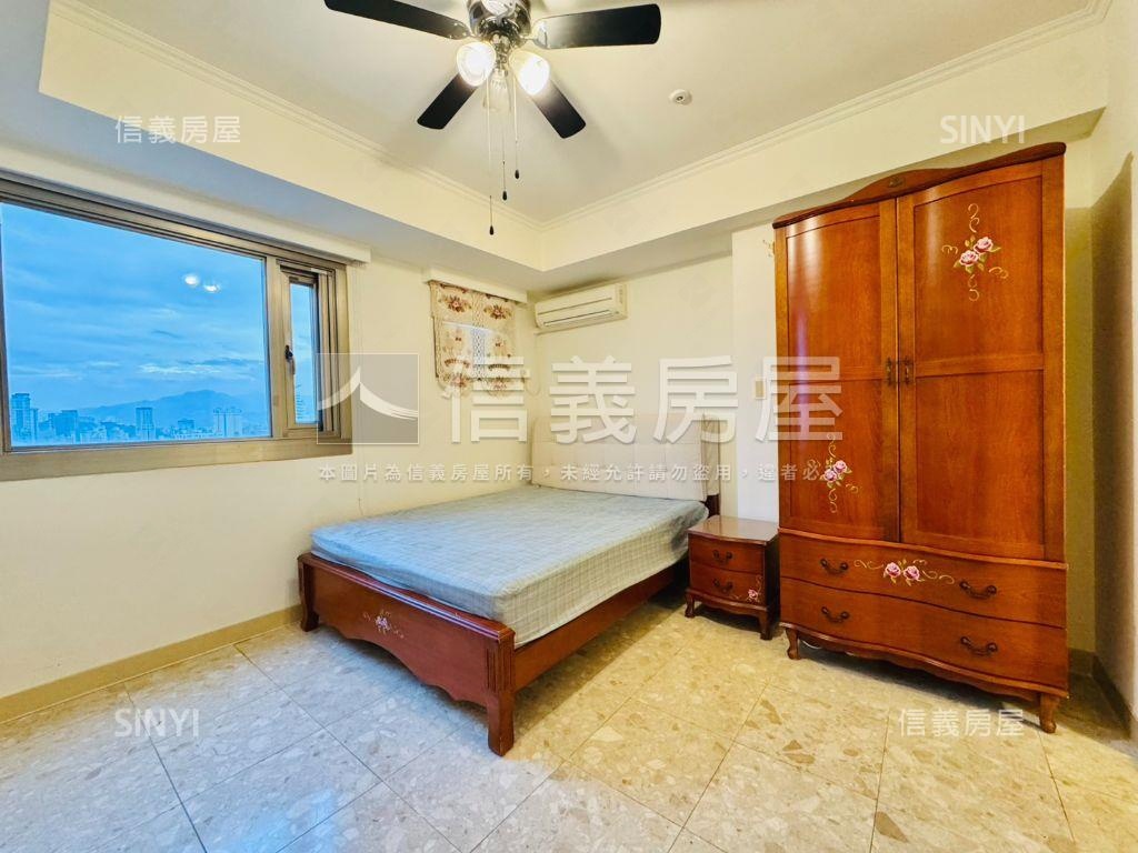 力霸曠世豪景３房車位房屋室內格局與周邊環境