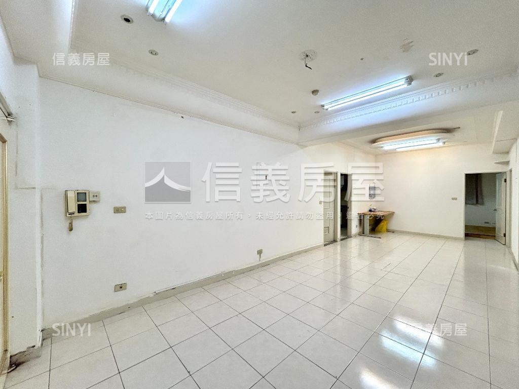 崇園典藏溫馨三房車房屋室內格局與周邊環境