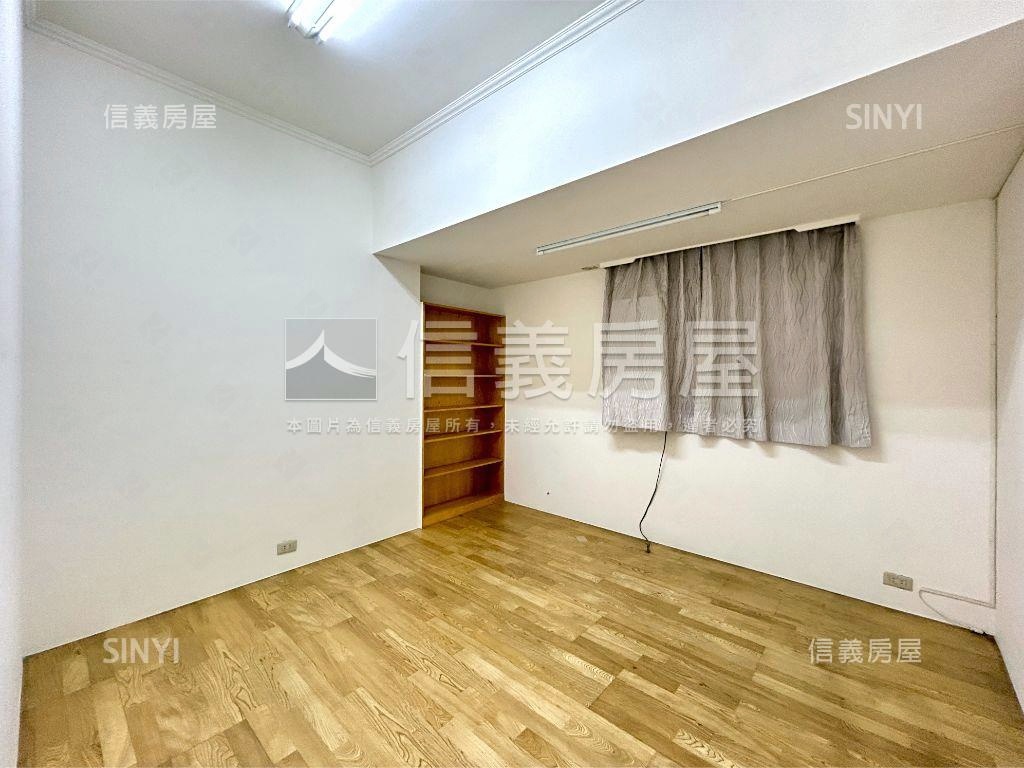崇園典藏溫馨三房車房屋室內格局與周邊環境