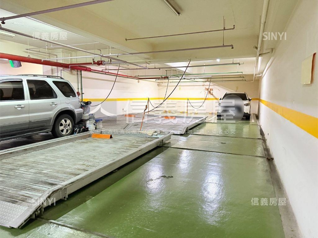 捷運中山國小坡道平面車位房屋室內格局與周邊環境