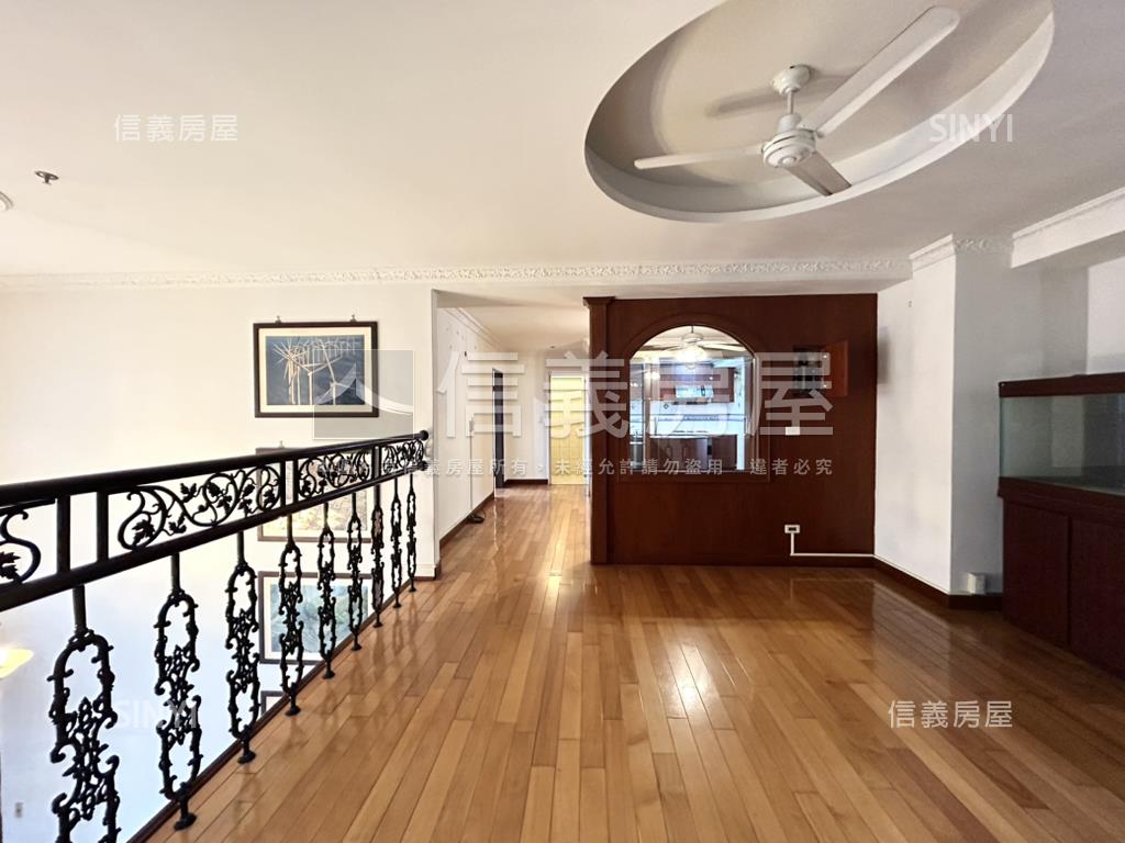 巴黎大凱旋高樓樓中樓房屋室內格局與周邊環境