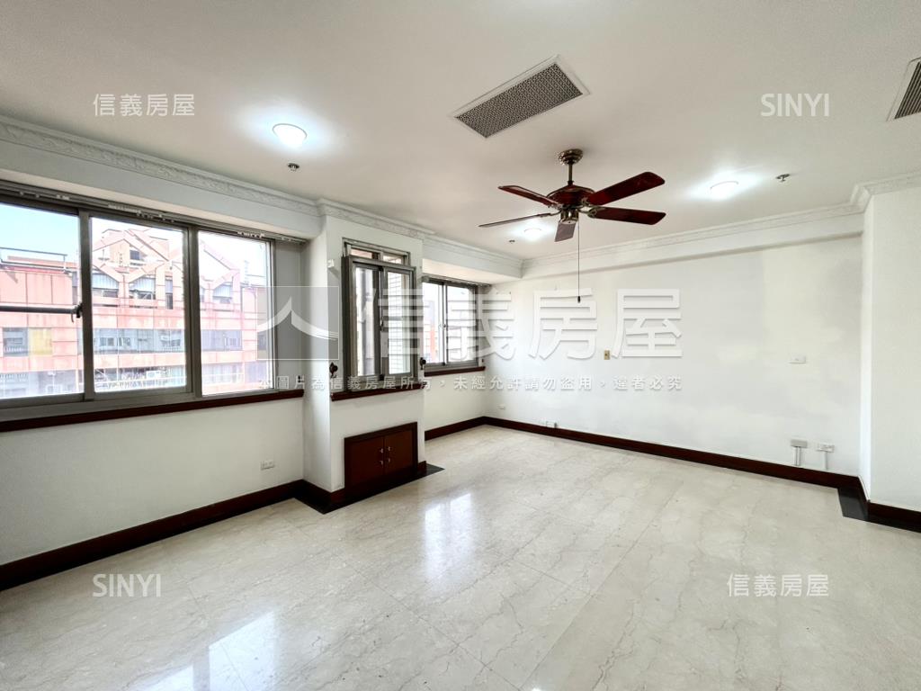 巴黎大凱旋高樓樓中樓房屋室內格局與周邊環境