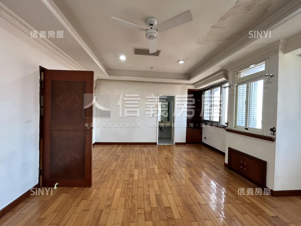 巴黎大凱旋高樓樓中樓房屋室內格局與周邊環境