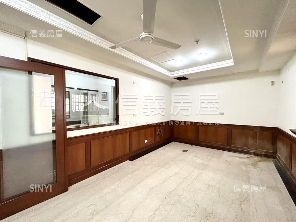 巴黎大凱旋高樓樓中樓房屋室內格局與周邊環境