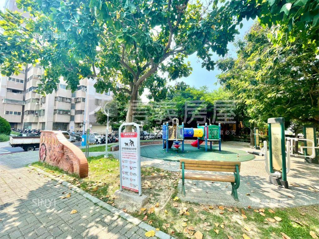 巴黎大凱旋高樓樓中樓房屋室內格局與周邊環境