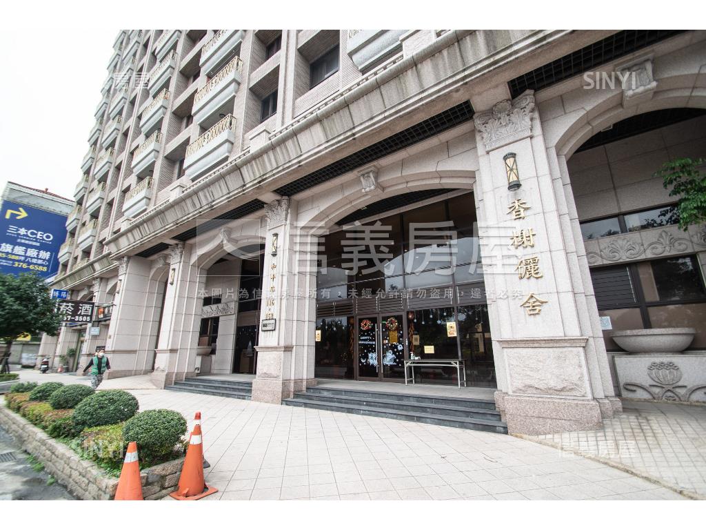 香榭儷舍兩房車位房屋室內格局與周邊環境