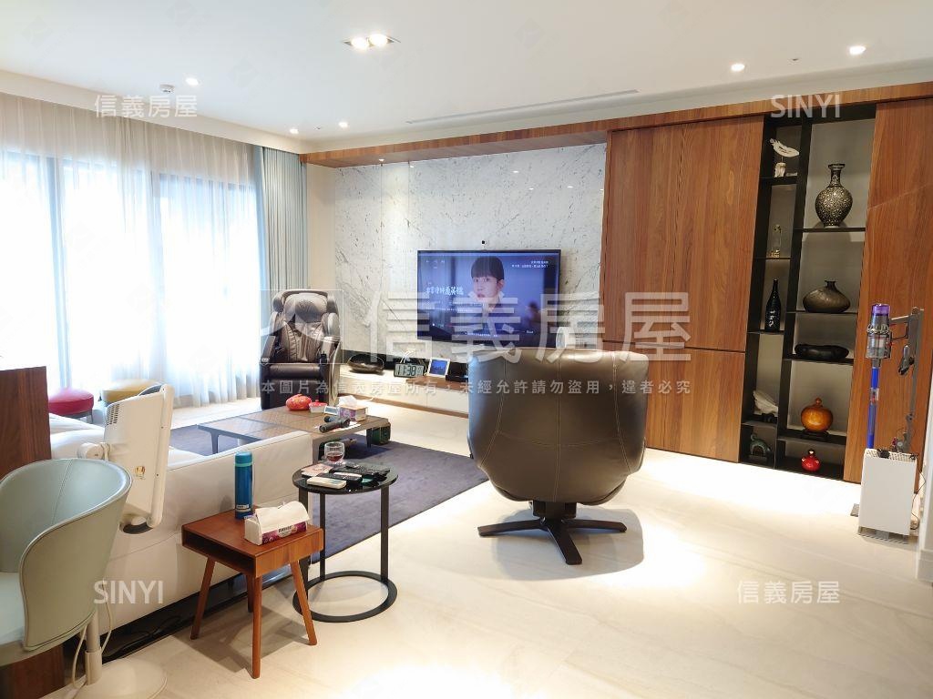 由鉅大謙高樓層雙平面車位房屋室內格局與周邊環境