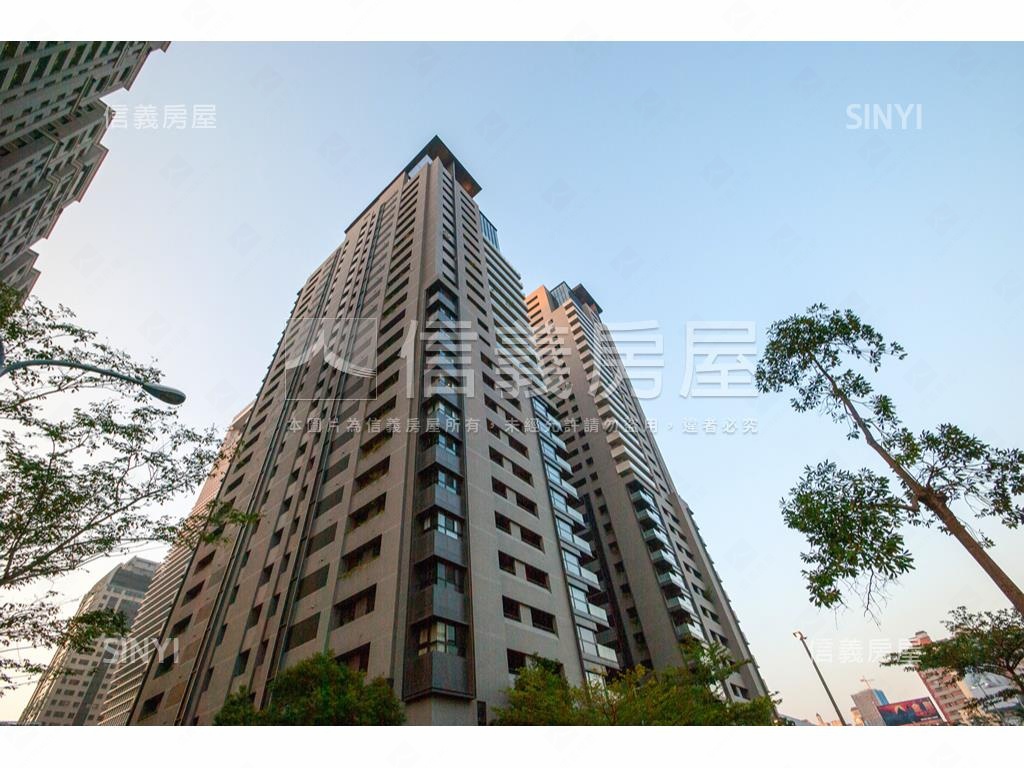 由鉅大謙高樓層雙平面車位房屋室內格局與周邊環境