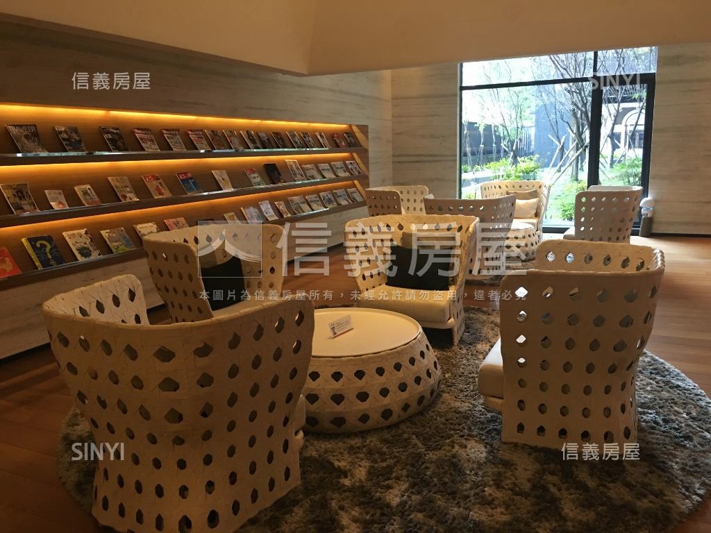 由鉅大謙高樓層雙平面車位房屋室內格局與周邊環境