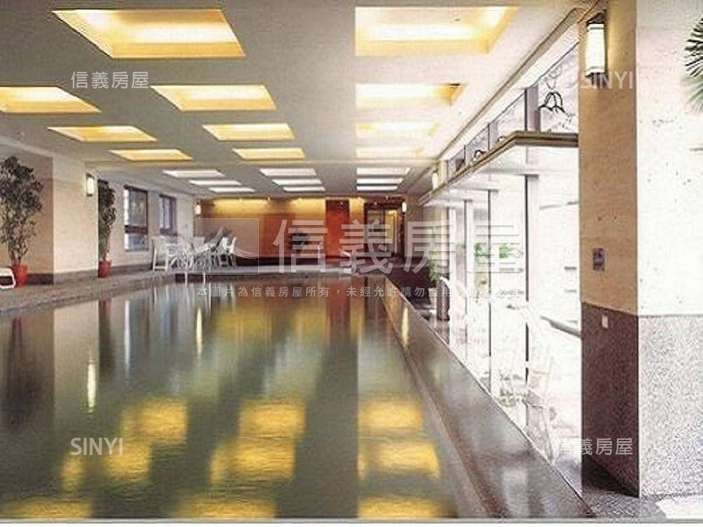 由鉅大謙高樓層雙平面車位房屋室內格局與周邊環境