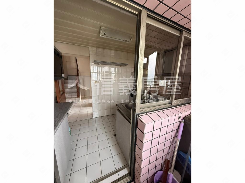 高樓視野四房（含加蓋３房房屋室內格局與周邊環境