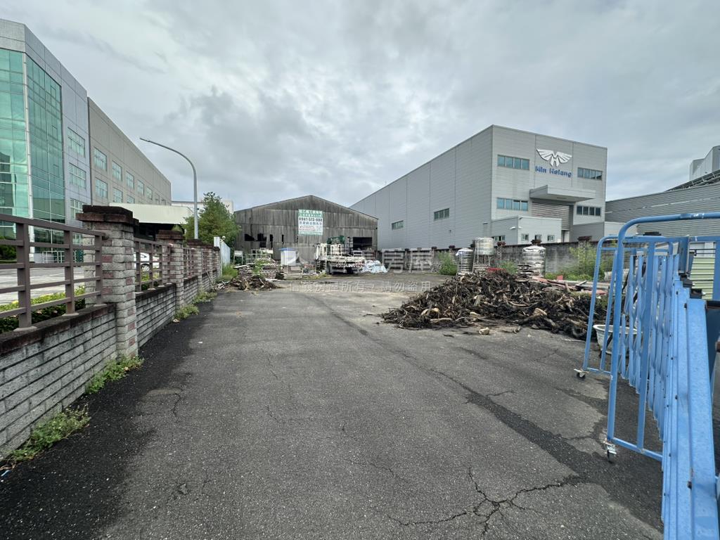 專｜歸仁約８０４坪乙工地房屋室內格局與周邊環境