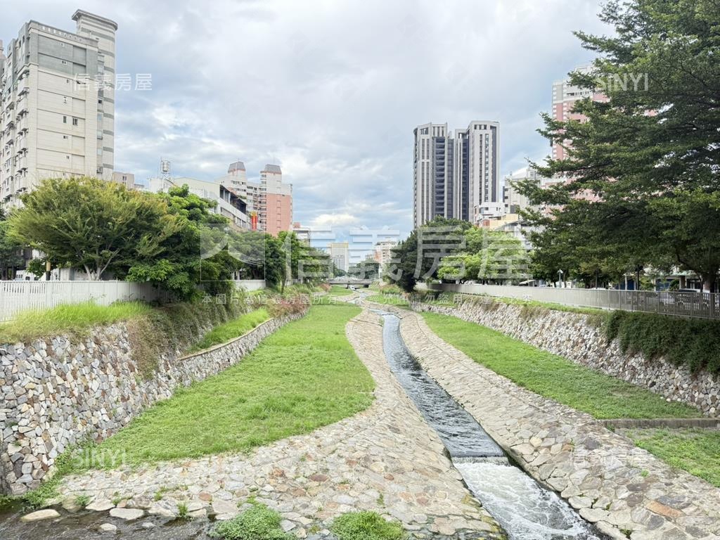 美術園道旁設計風店面房屋室內格局與周邊環境