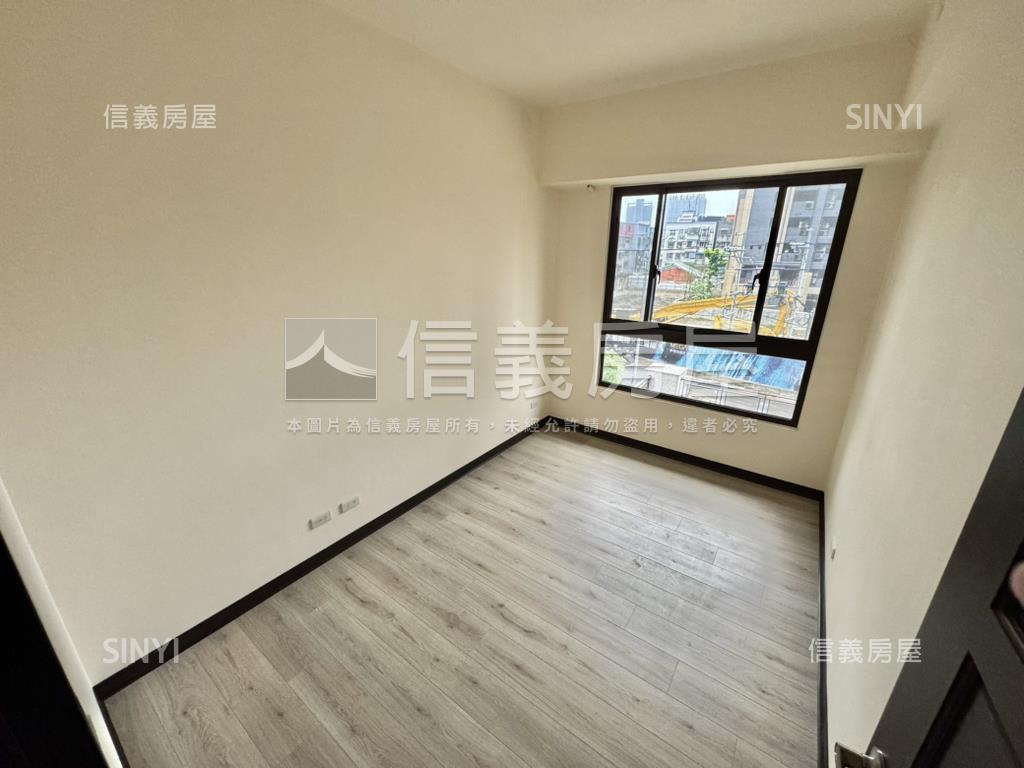 和耀美居兩房車位●樹頂上房屋室內格局與周邊環境