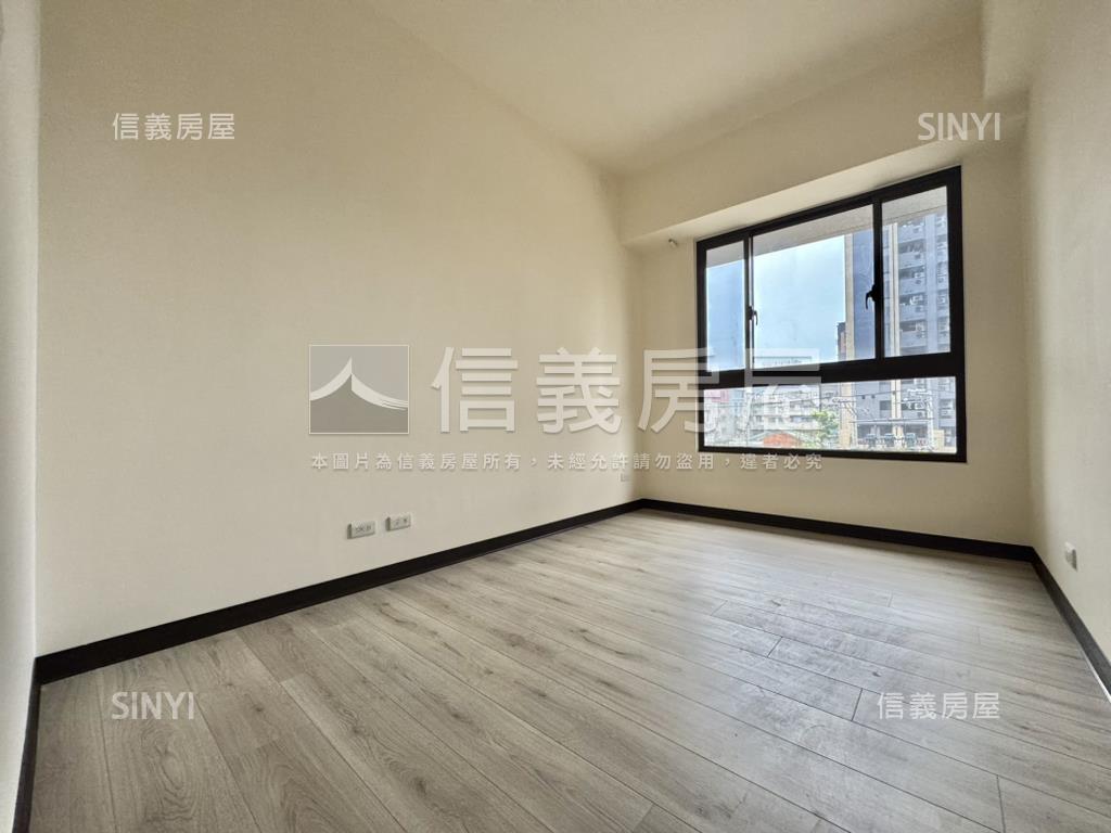 和耀美居兩房車位●樹頂上房屋室內格局與周邊環境