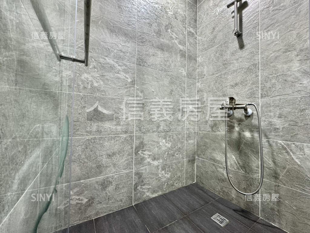 和耀美居兩房車位●樹頂上房屋室內格局與周邊環境