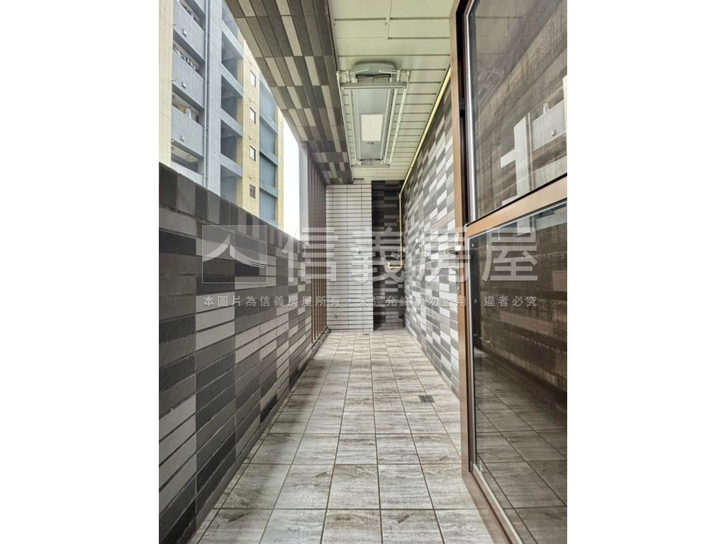 和耀美居兩房車位●樹頂上房屋室內格局與周邊環境