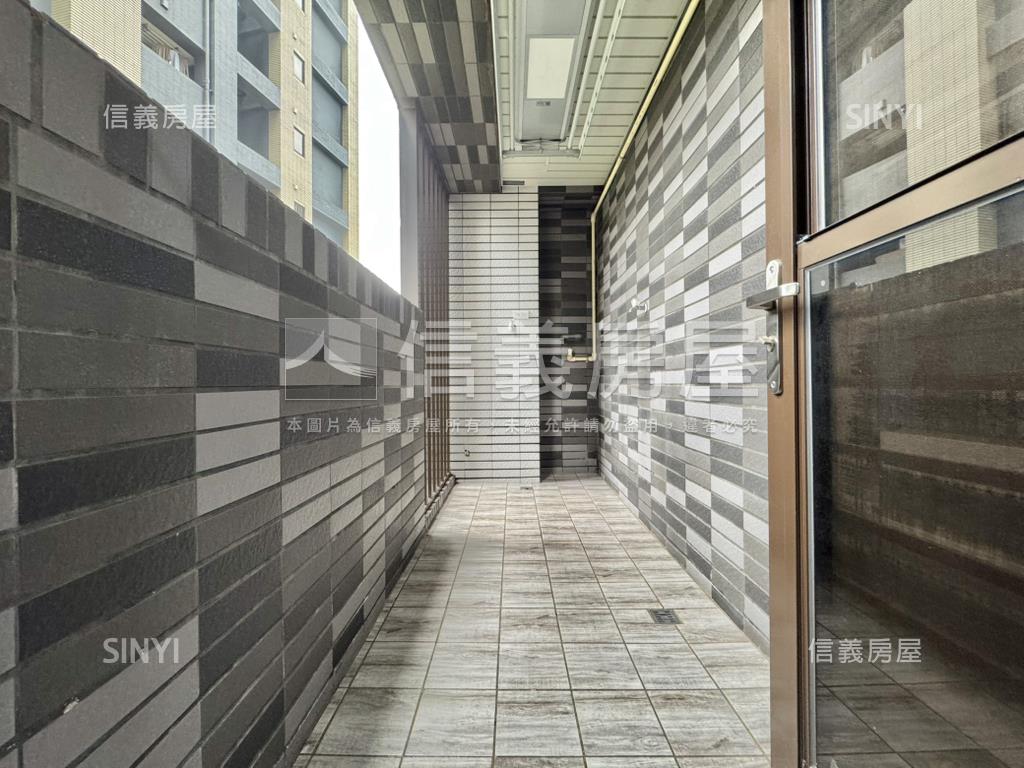 和耀美居兩房車位●樹頂上房屋室內格局與周邊環境