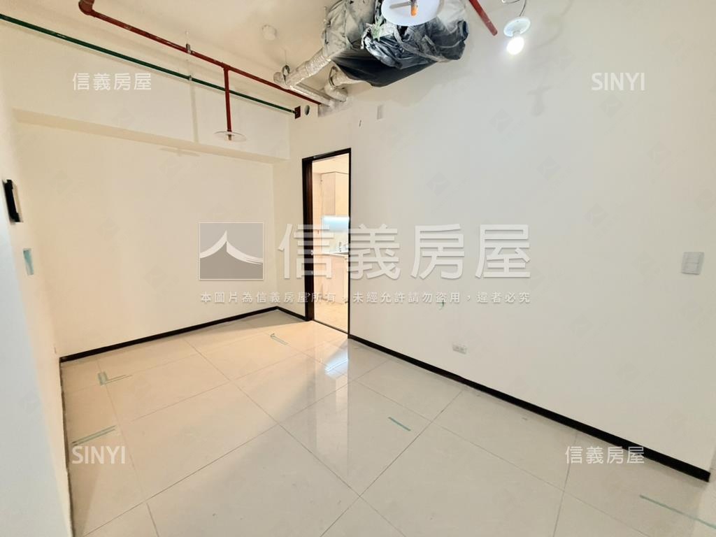 碧硯閣３房朝南坡平大車位房屋室內格局與周邊環境