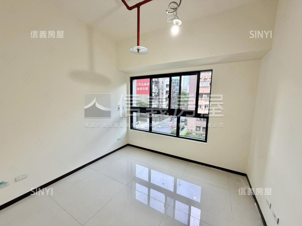 碧硯閣３房朝南坡平大車位房屋室內格局與周邊環境