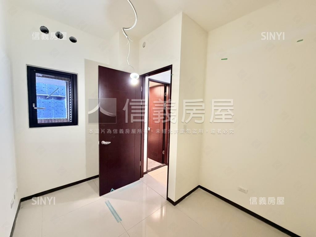 碧硯閣３房朝南坡平大車位房屋室內格局與周邊環境