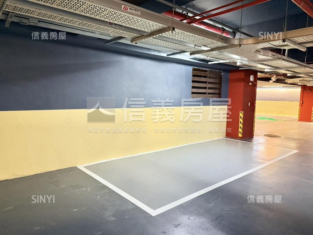 碧硯閣３房朝南坡平大車位房屋室內格局與周邊環境