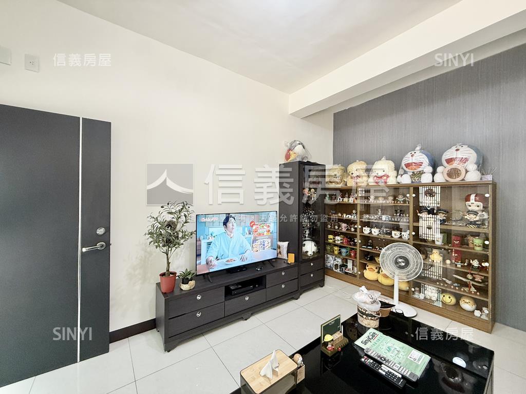 三多邊間三面採光精美１Ｆ房屋室內格局與周邊環境