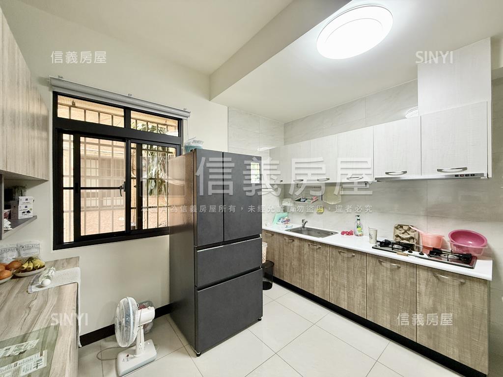 三多邊間三面採光精美１Ｆ房屋室內格局與周邊環境